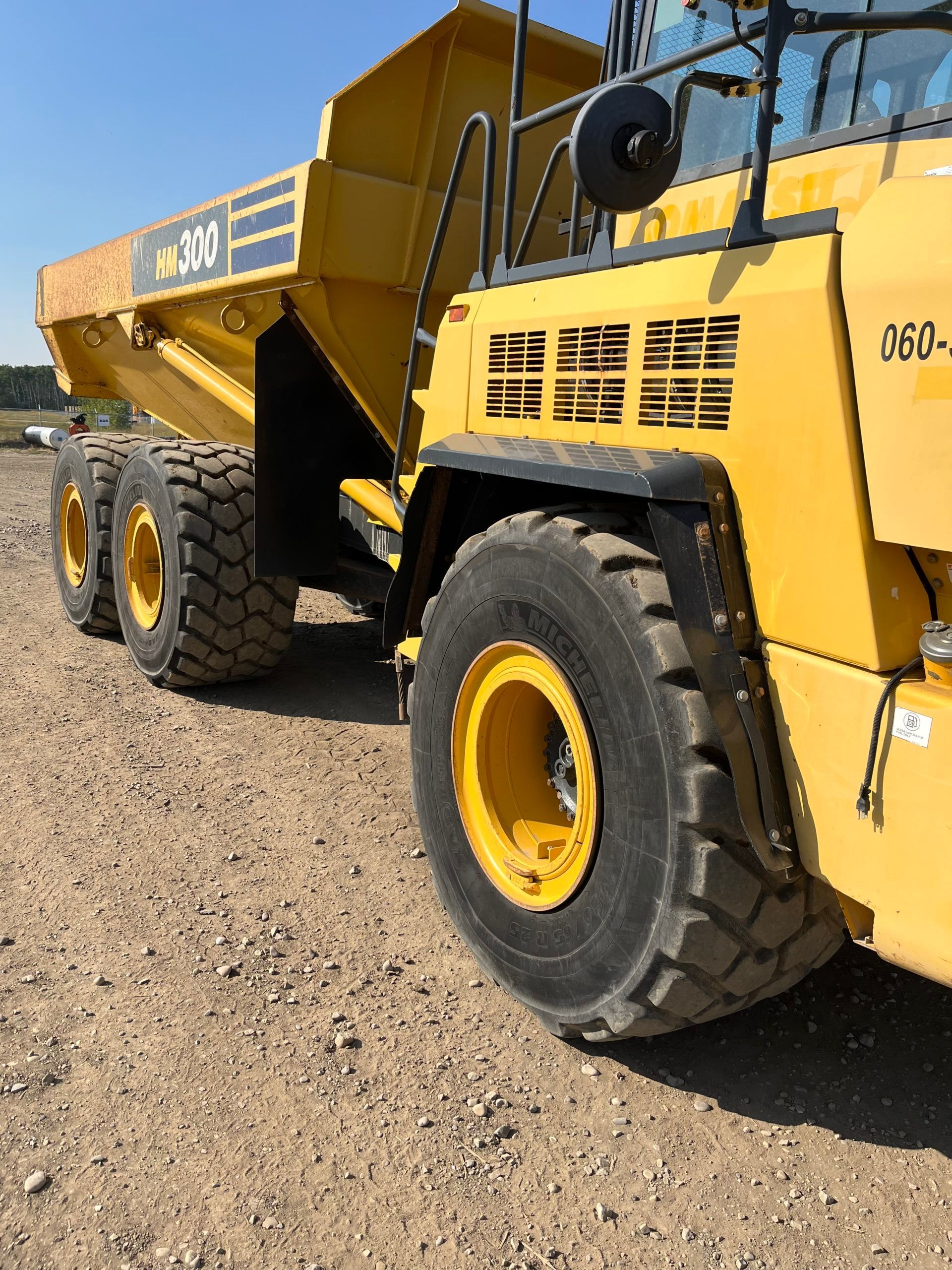 used-2013-komatsu-hm300-3-articulated-dump-truck-for-sale