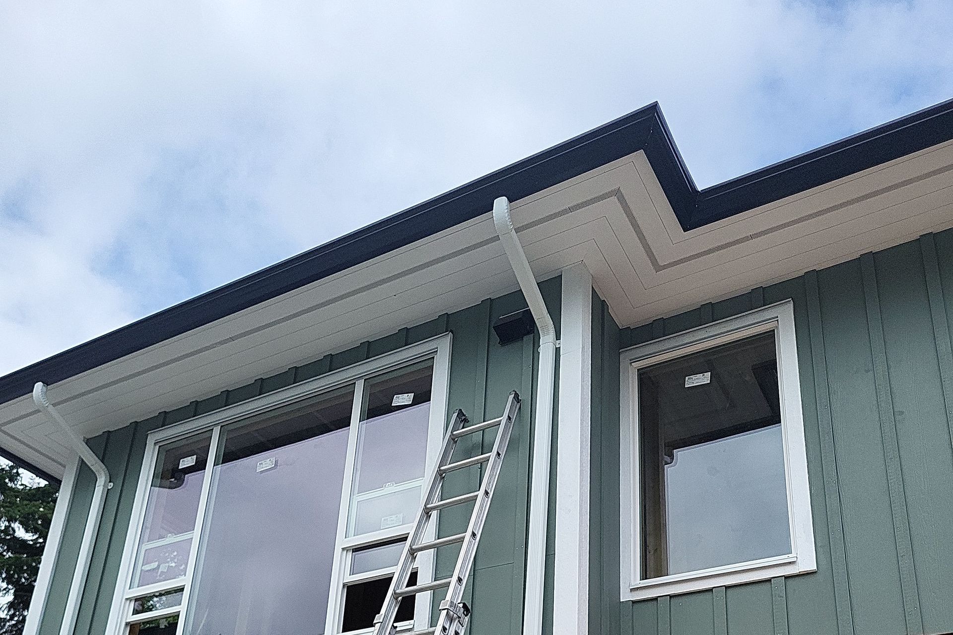 Alouette Industries Ltd. Suffering Soffits Installation