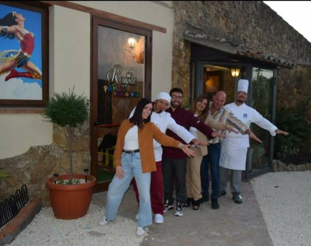 RISTORANTE ROYALE STAFF