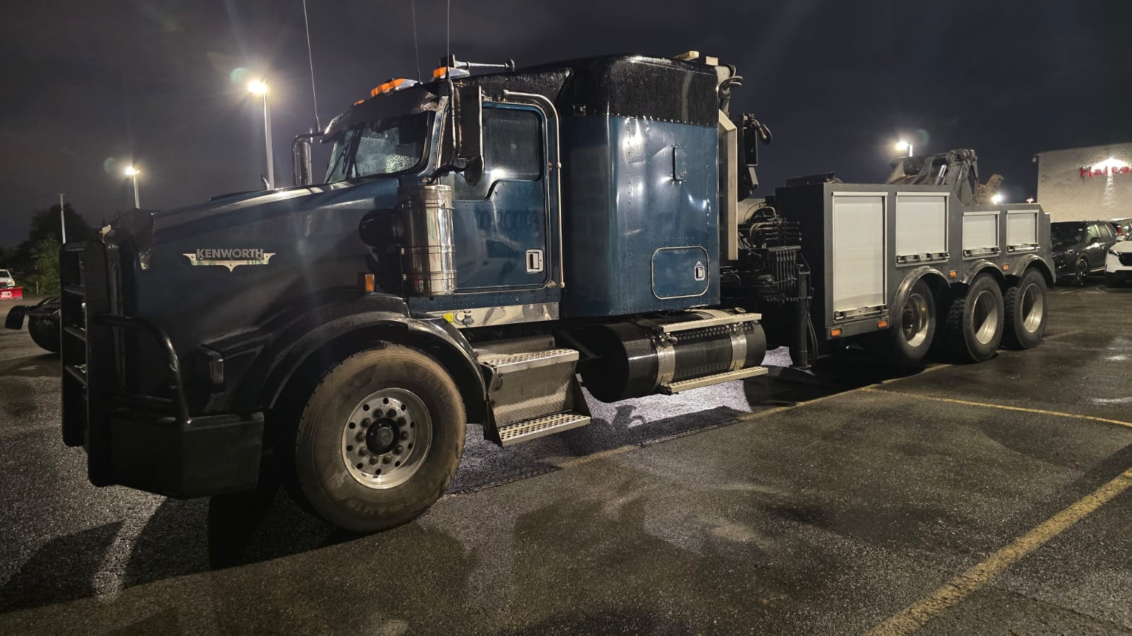 Order your tow truck in Vineland here today! heavy duty 25 ton tow truck