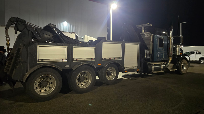 heavy tow truck parked and ready to provide towing Hamilton ON services