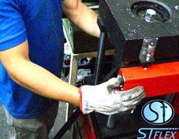 Montagem de Mangueiras Hidráulicas - ST Flex Borrachas e Metais