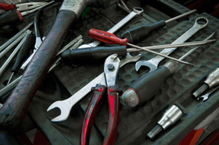 strumenti per riparazioni meccaniche
