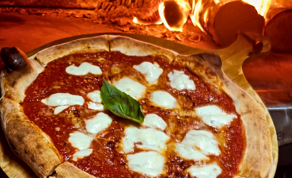 Fresh wood fired pizza available at Applewood Countryside Park's street food nights