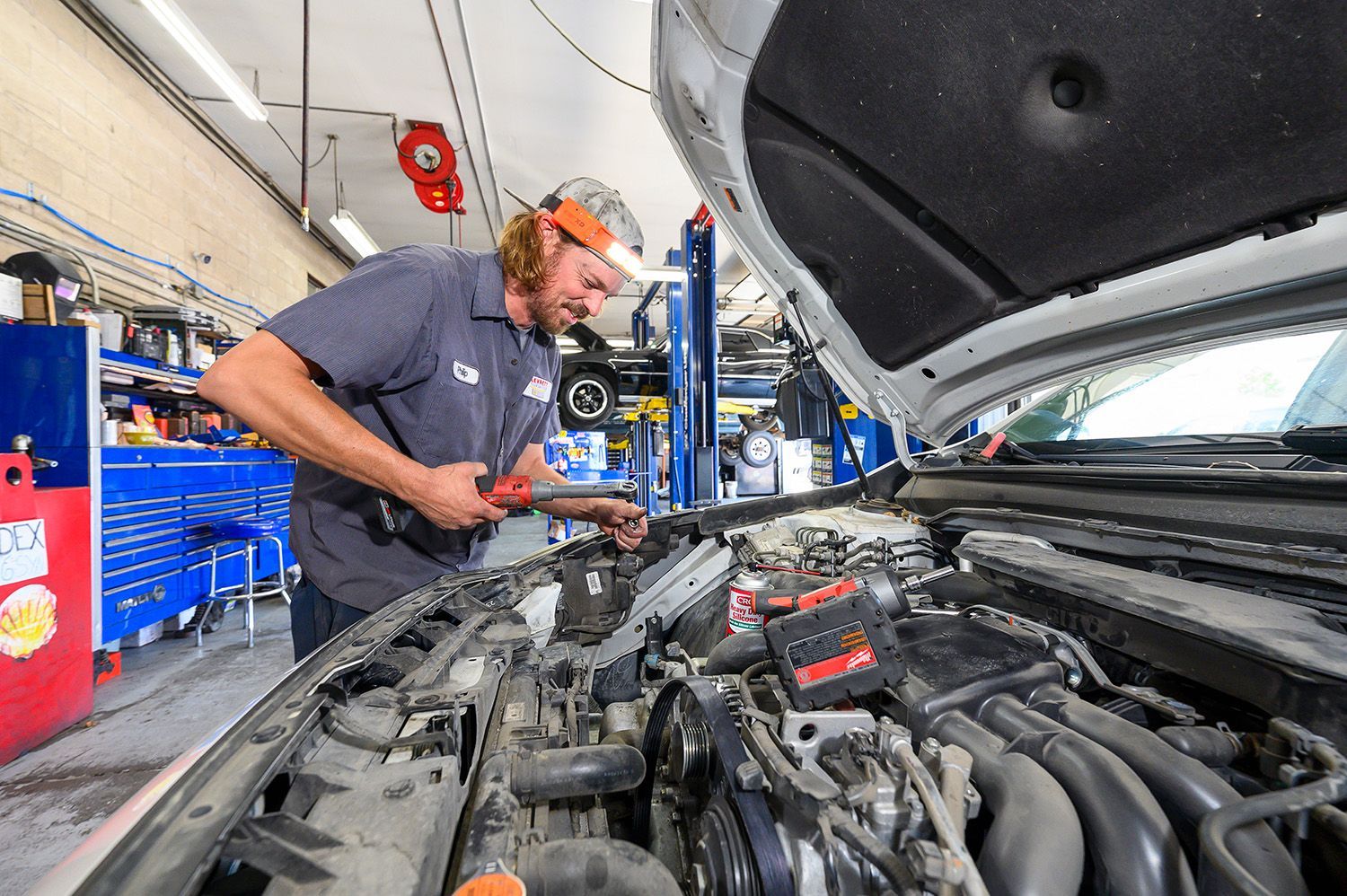 Man-Working   | Levrett Automotive