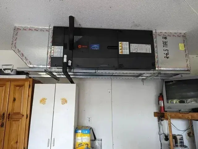 Hvac Contractor Bradenton - A black box with the word trident on it