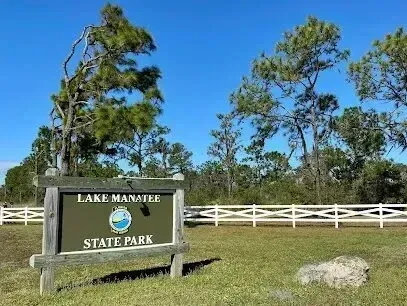 Hvac-Contractor-Bradenton-A sign that says lake manatee state park on it