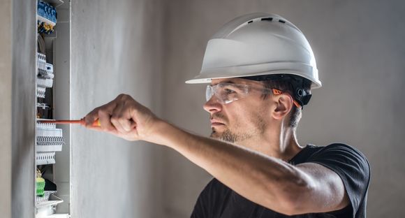 Stetson and Sons electrician working