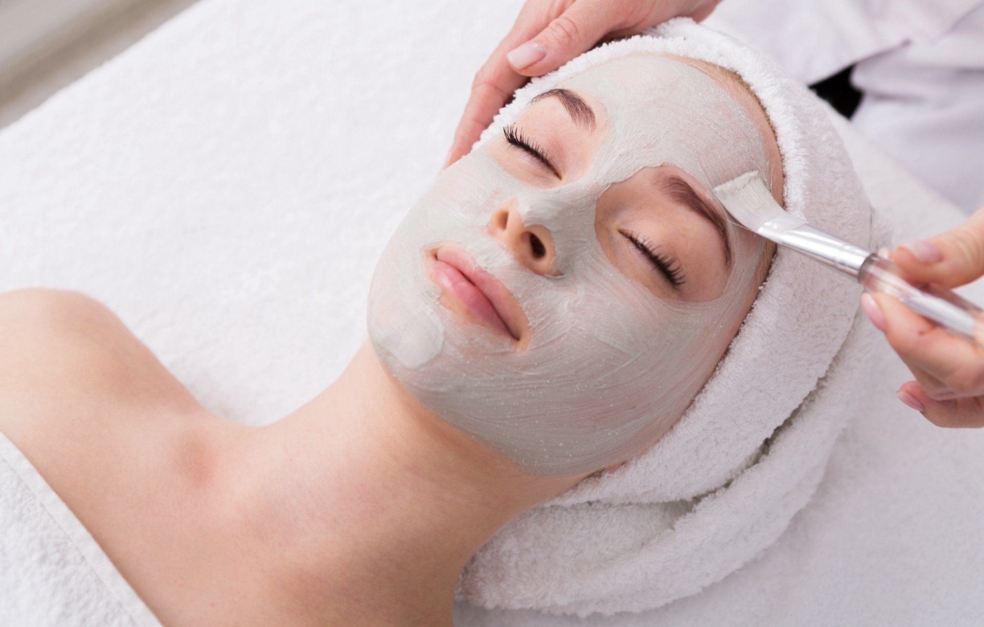 Maschera viso all'argilla