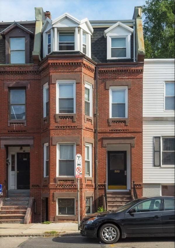 East 8th St Property Photo