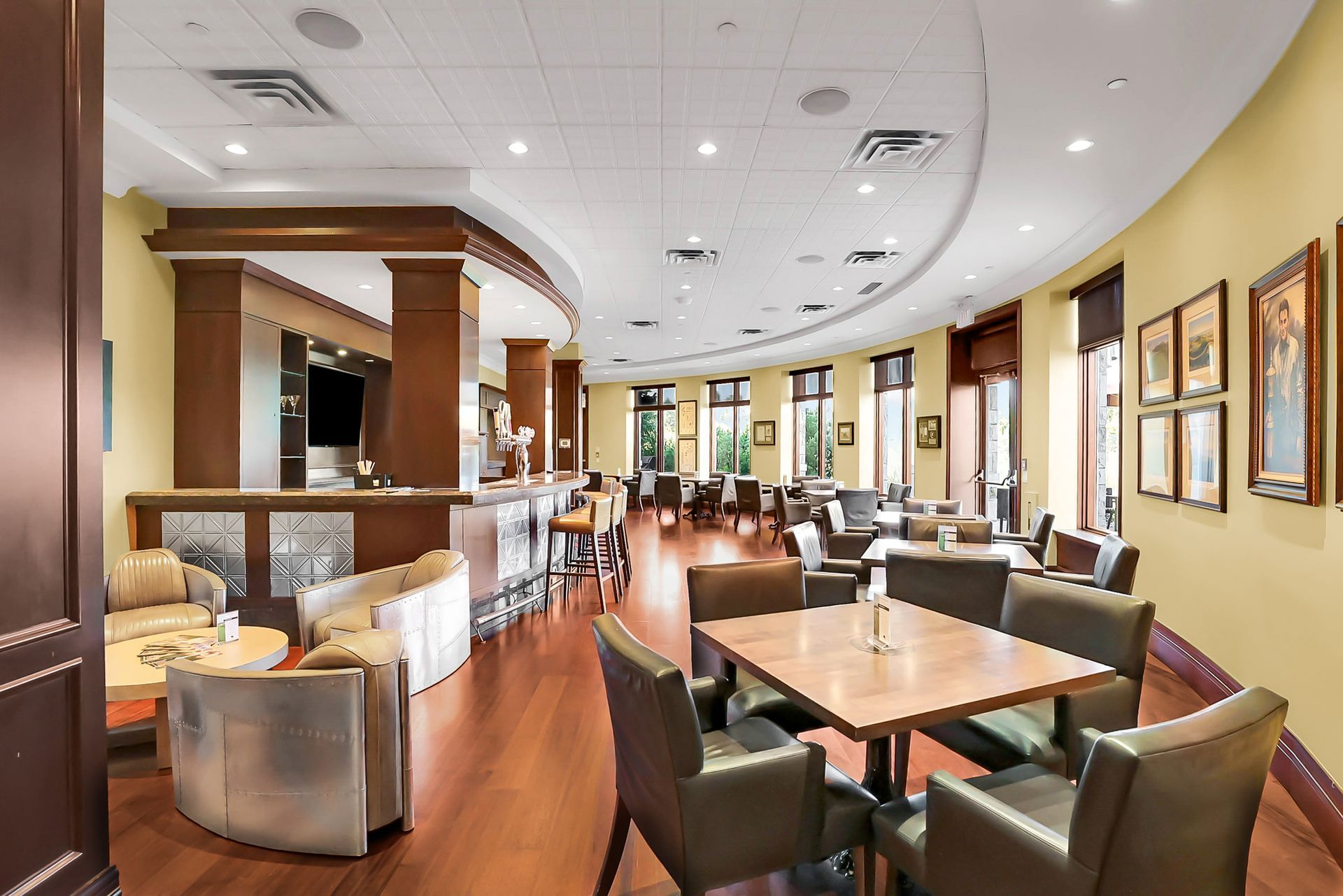 Jim & Garry's Pub at Eagles Nest Golf Club