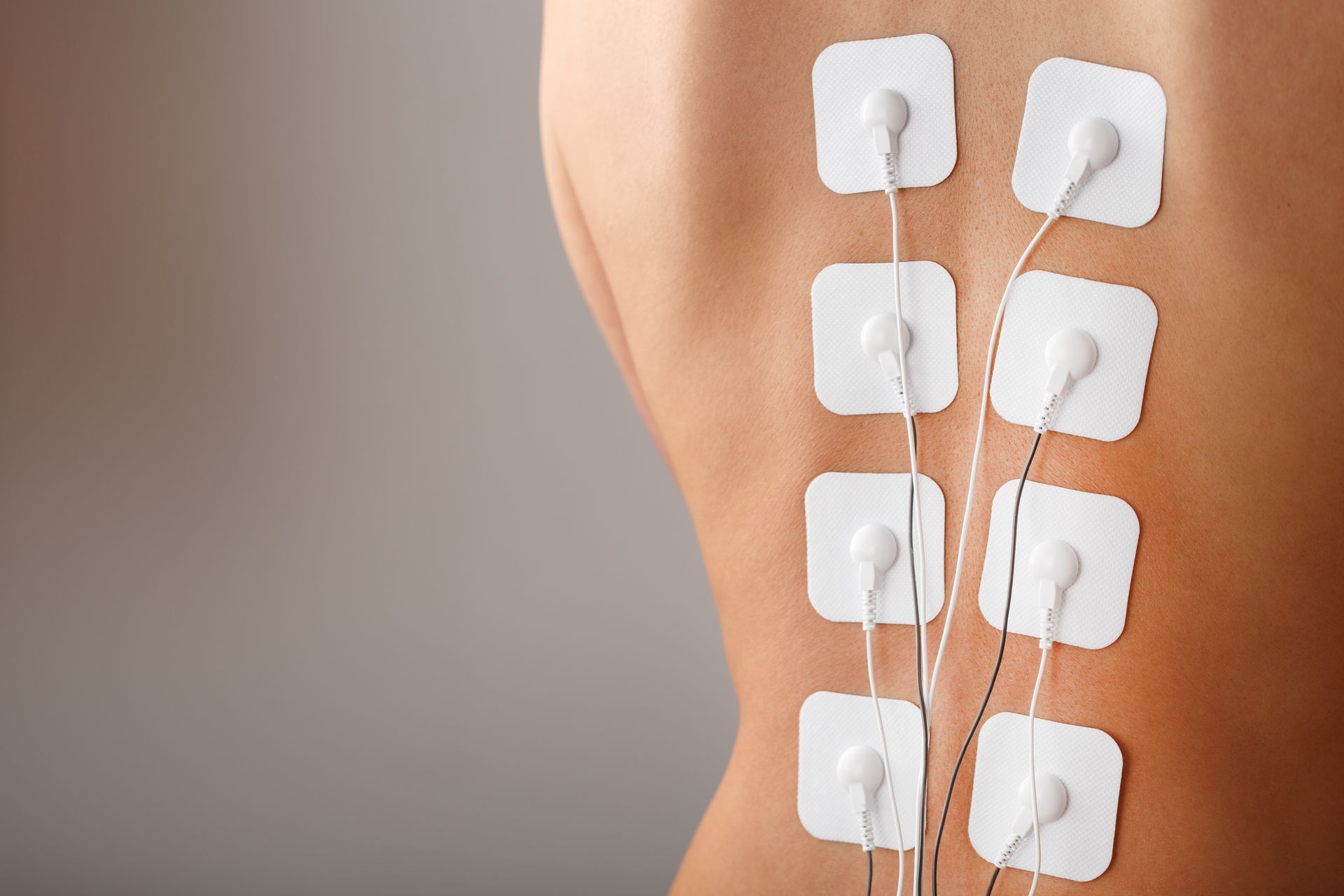 electrode stimulating massage spine home medical procedure