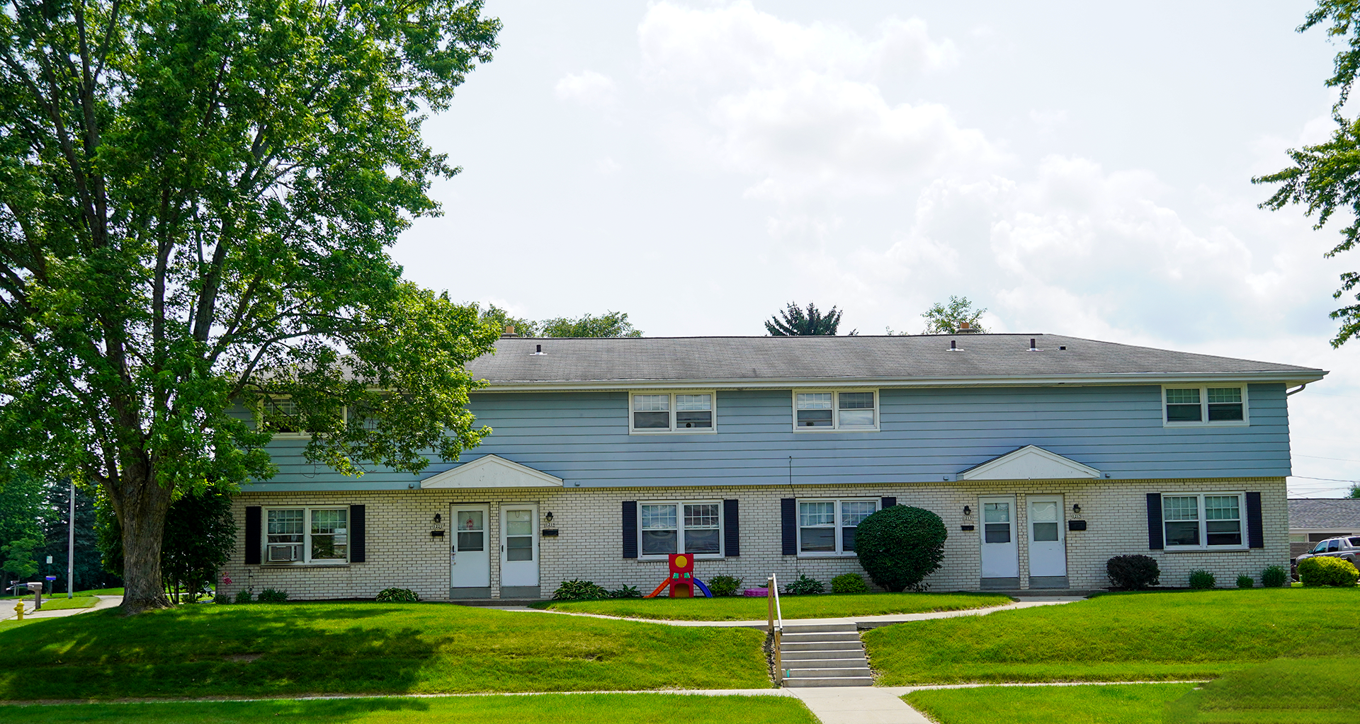 Kilbourn Townhouse Apartments