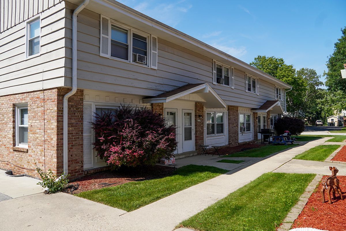 12235 W Dearbourn Ave