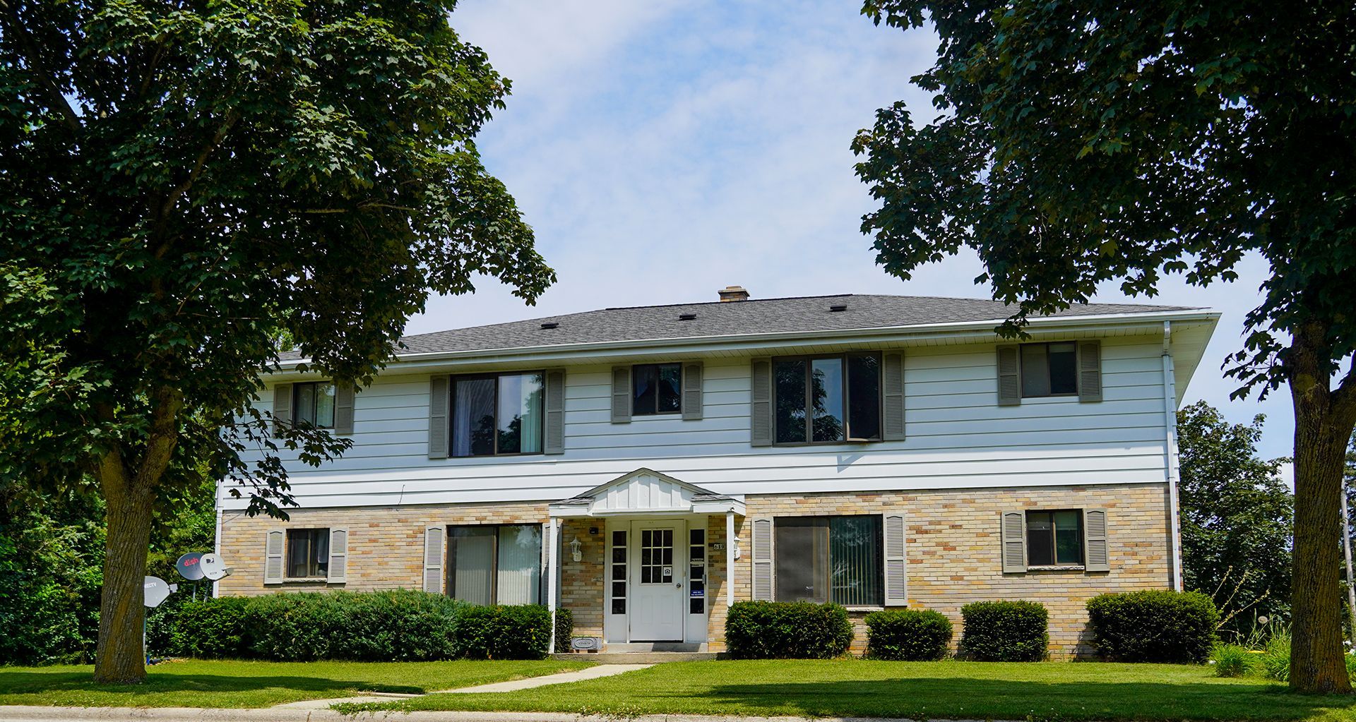 Imperial Ct Apartments