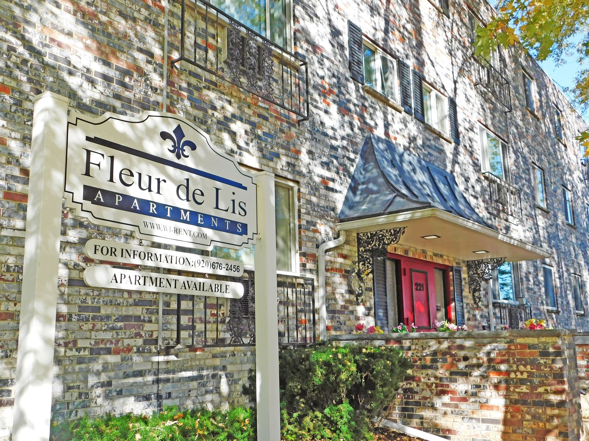 Fleur de Lis Apartments