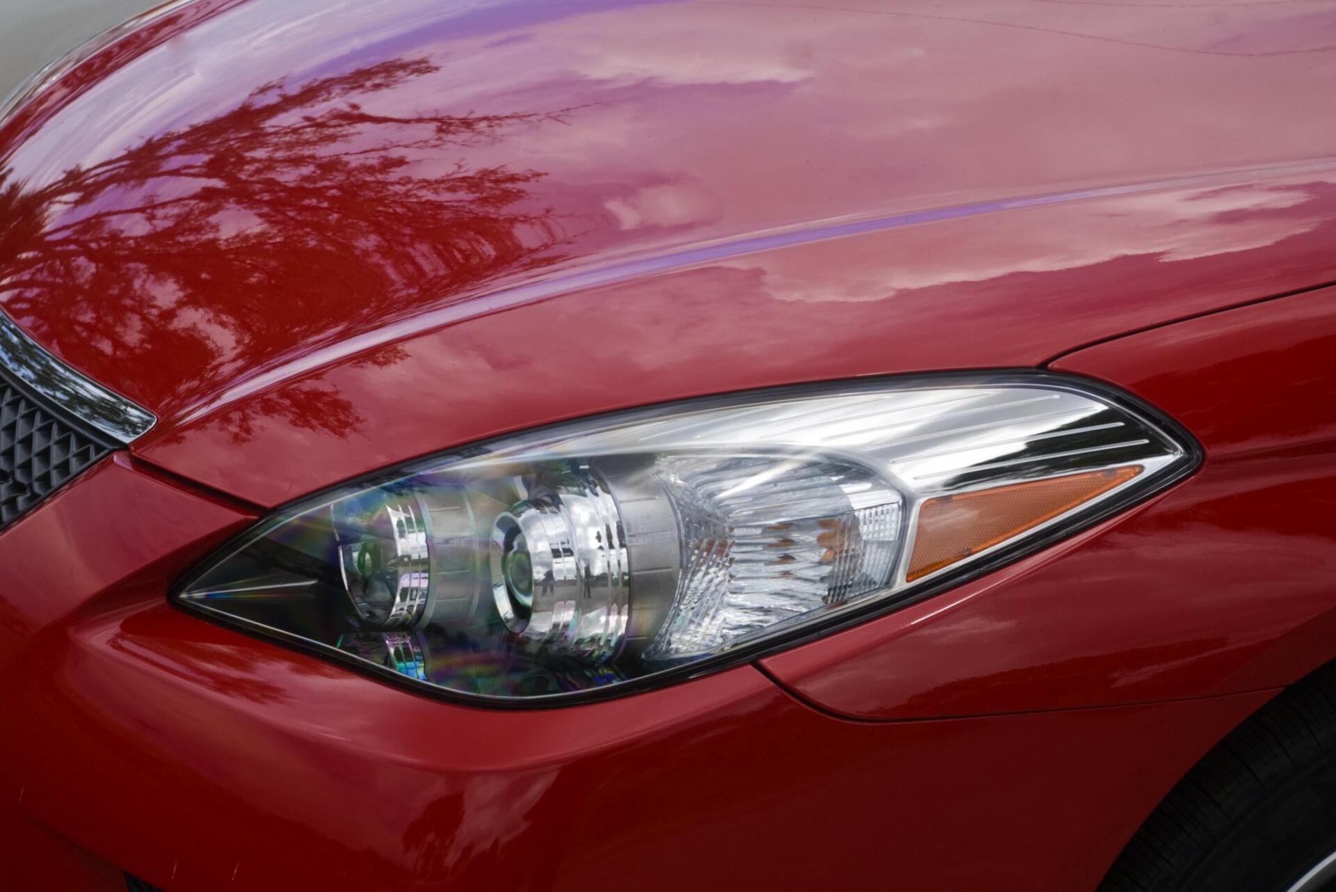 headlight of the red car