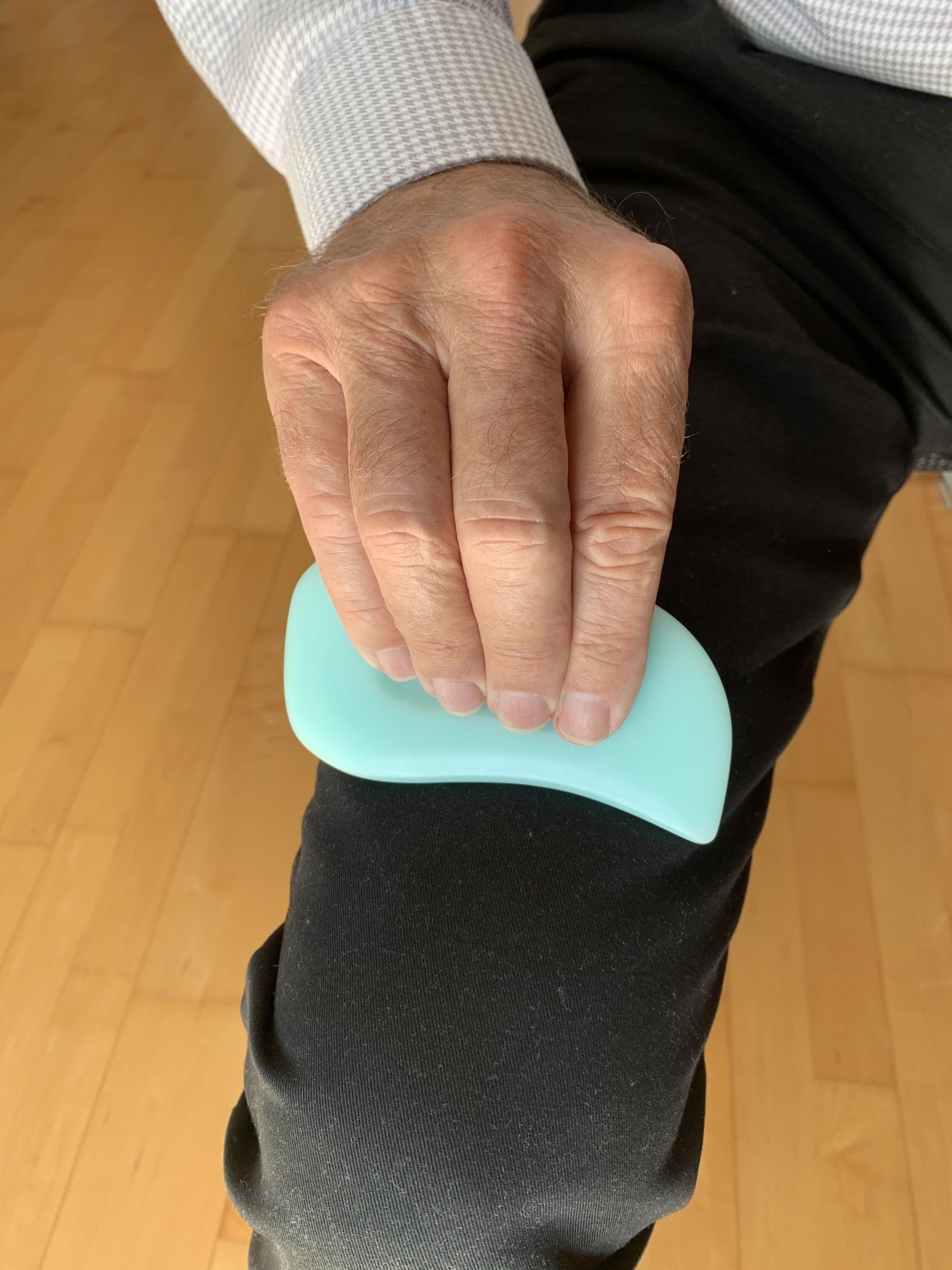 Fasciadisc für die Selbstmassage auf Kleidern