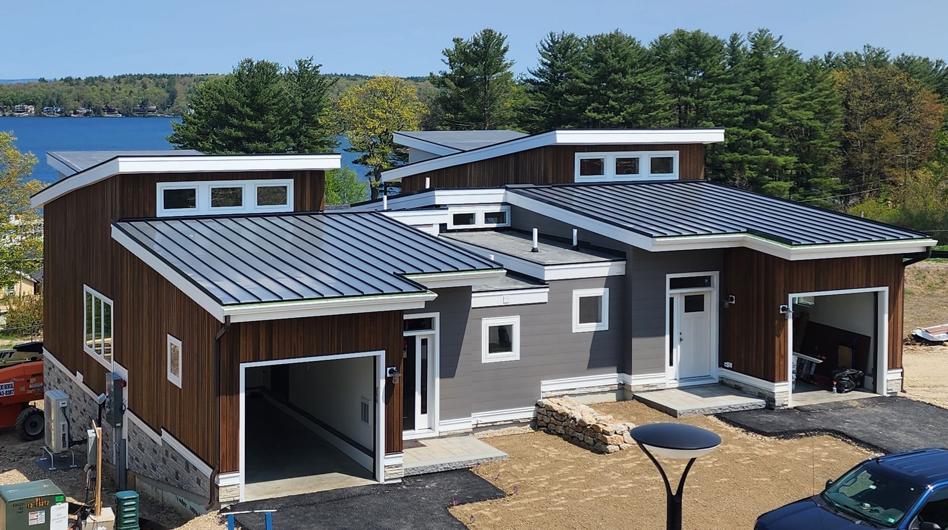 Metal roof construction