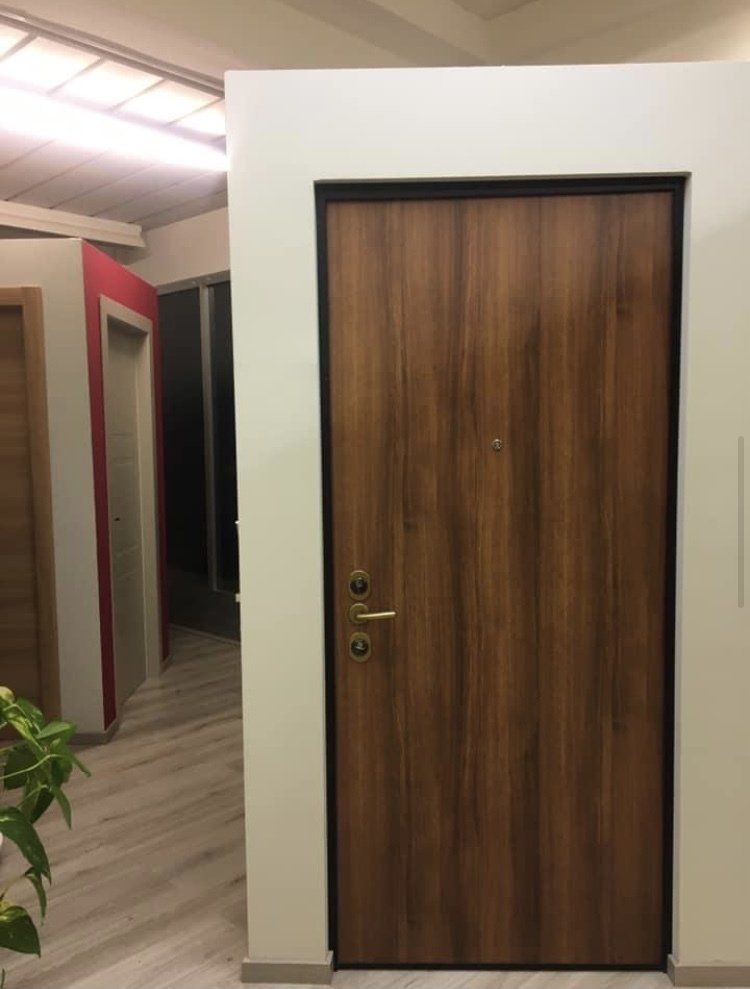 porta per interni marrone