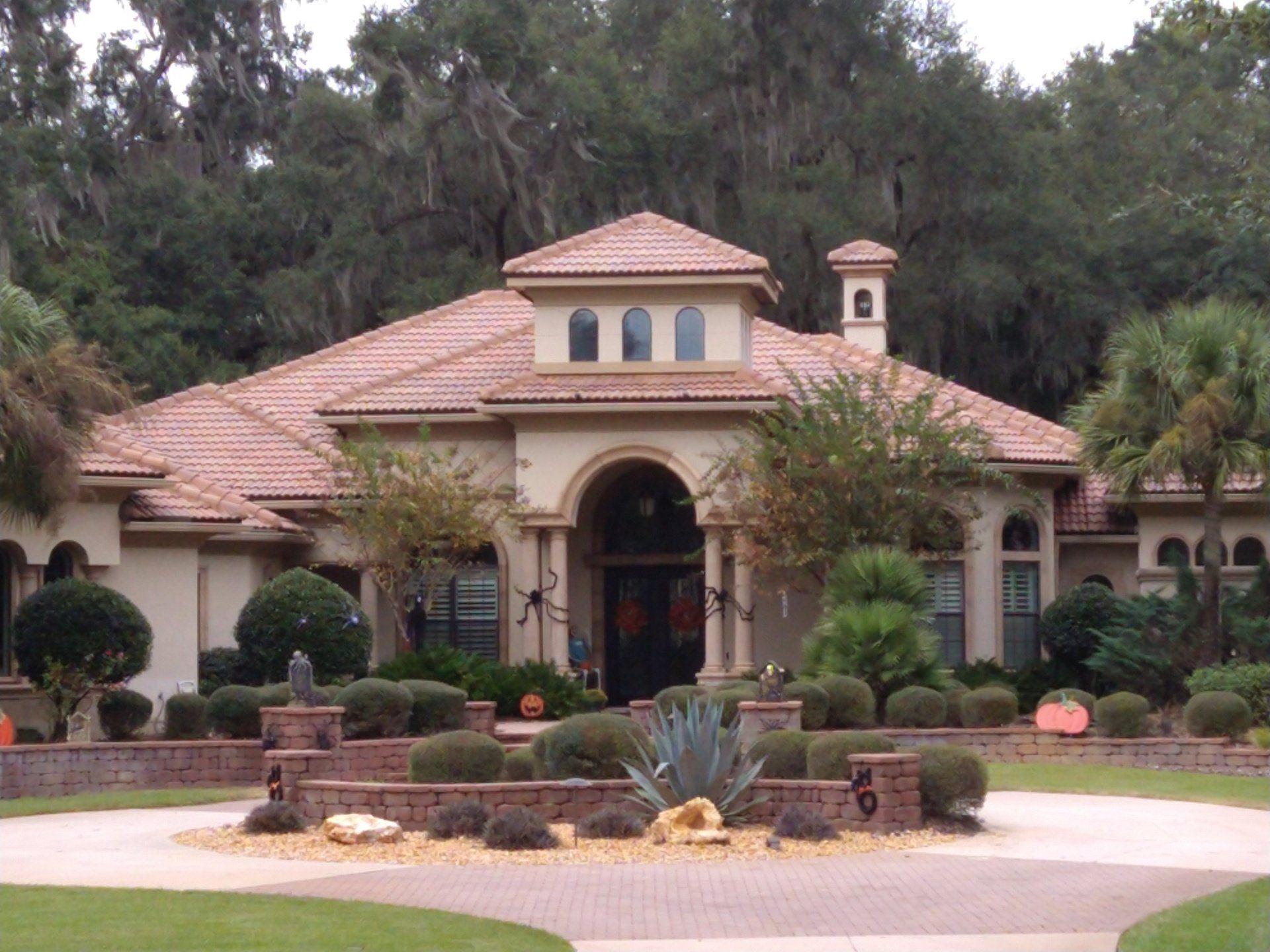Roof-Cleaning-Gainesville-FL-Clay-Tiles