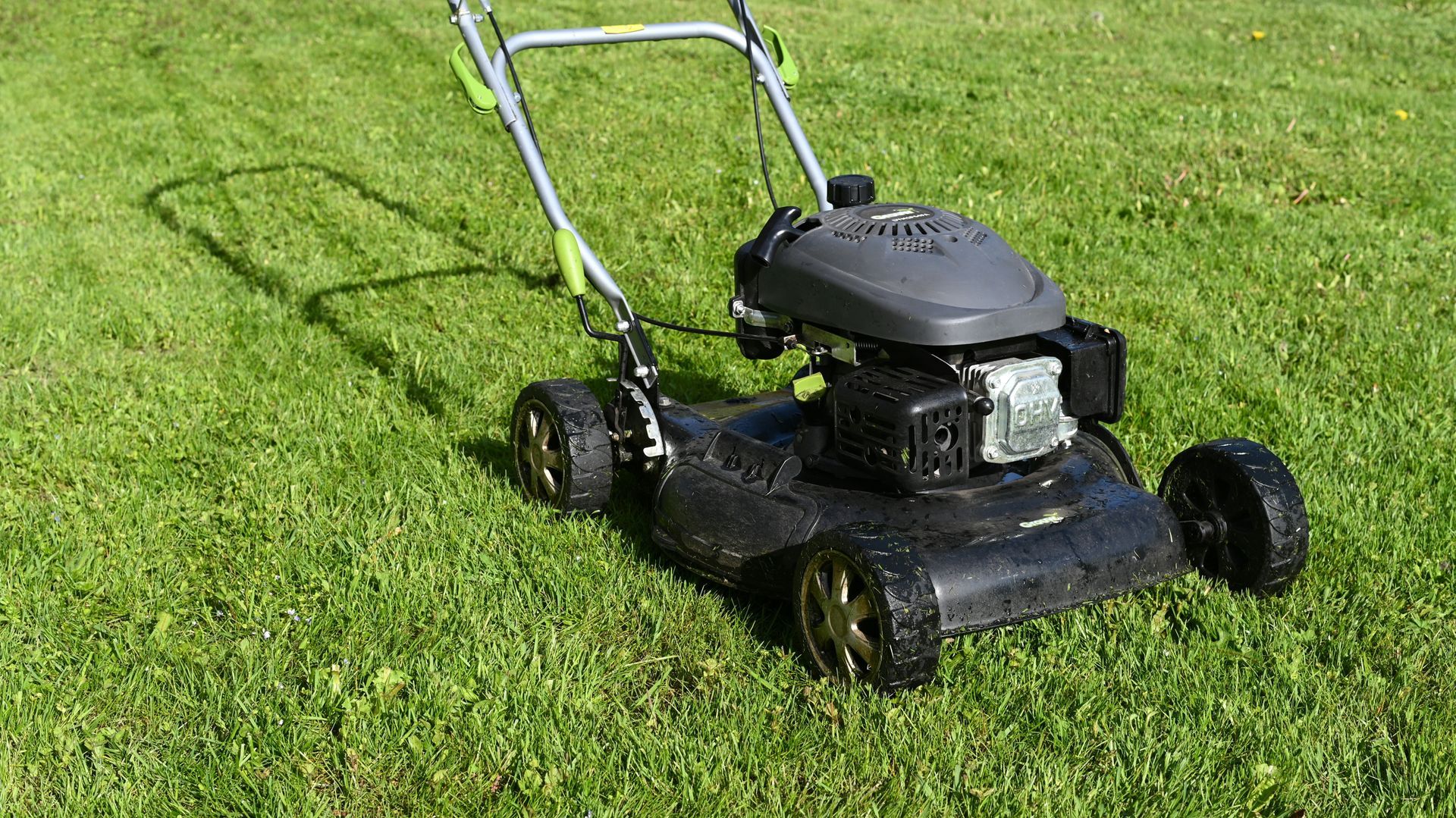 Lawn Mowing Prices in 2025