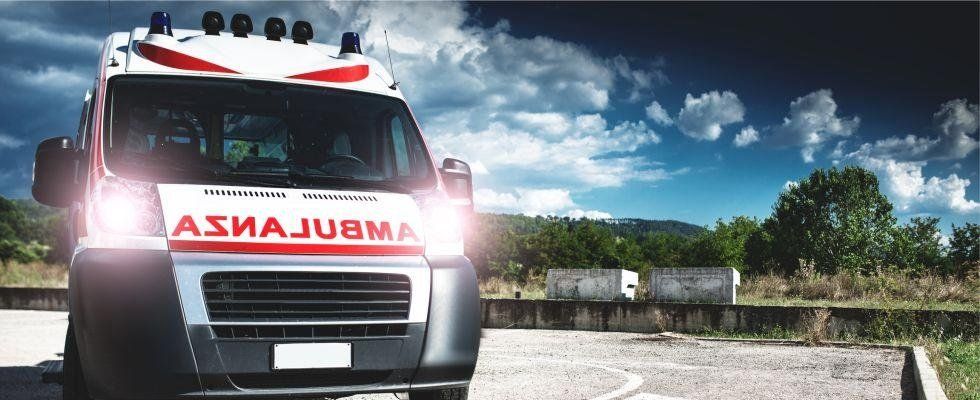 ambulanza privata, primo soccorso, trasporto infermi