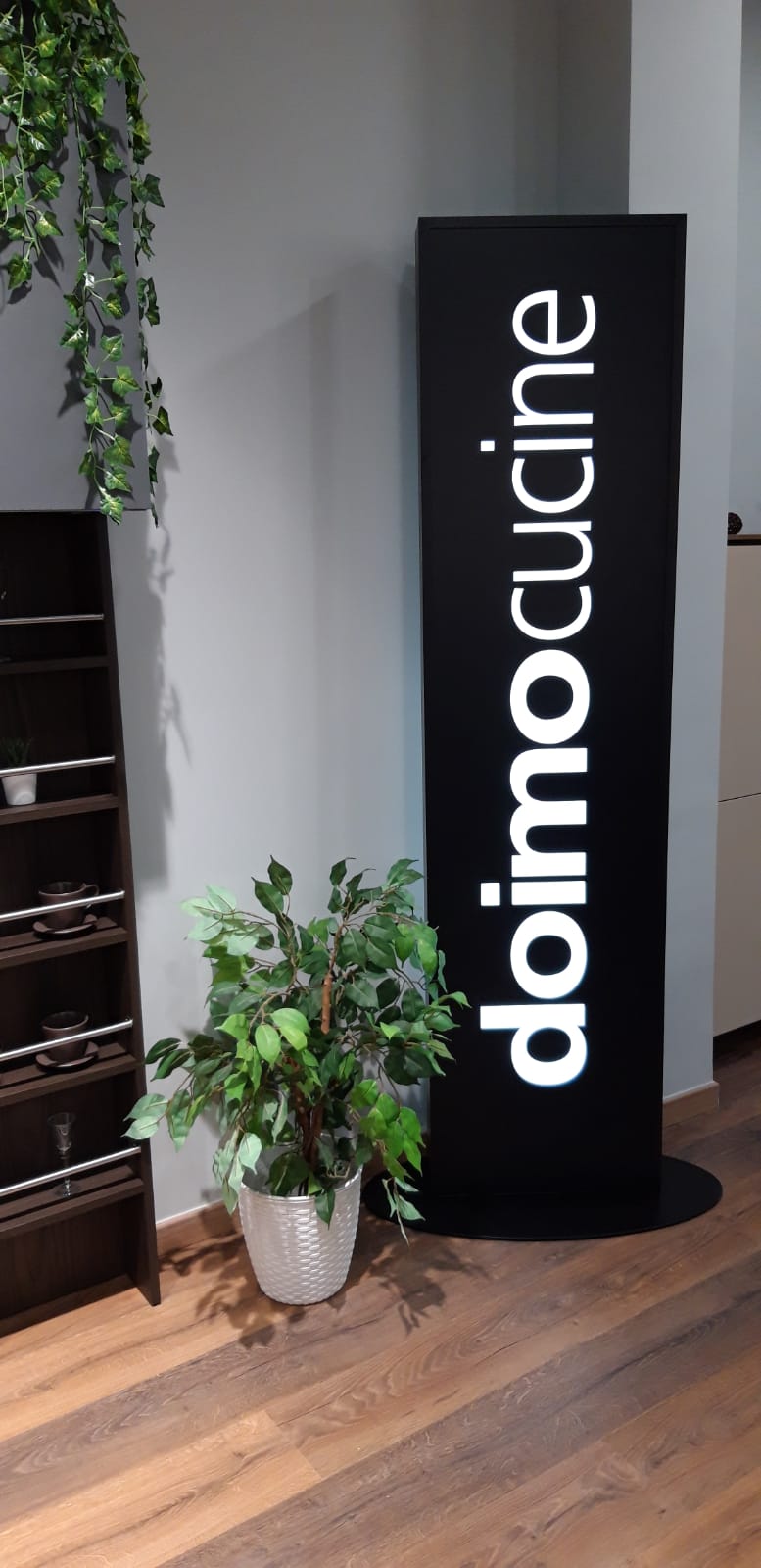 Totem pubblicitario 8