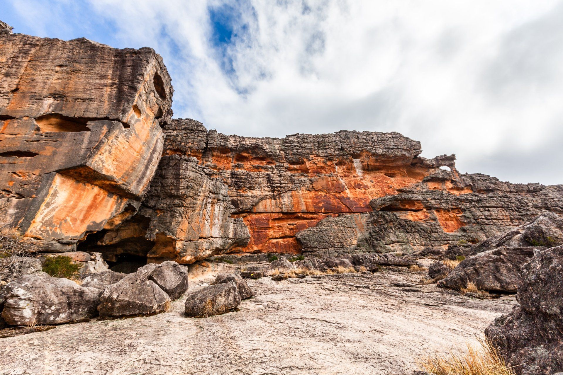 Foto Hollow mountain