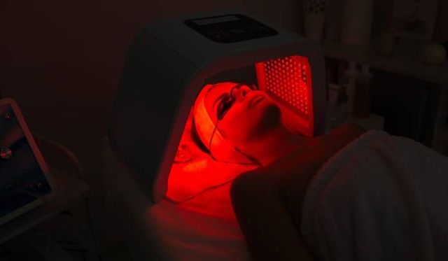 LED Light Therapy Facial