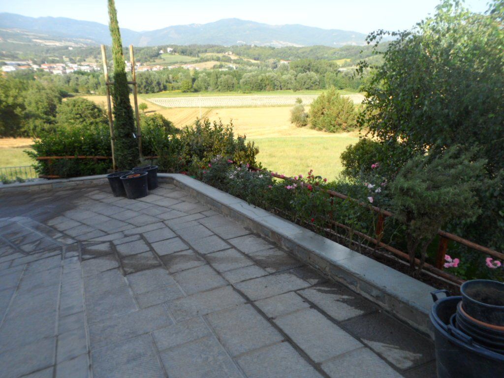 Posa di un pavimento per esterni