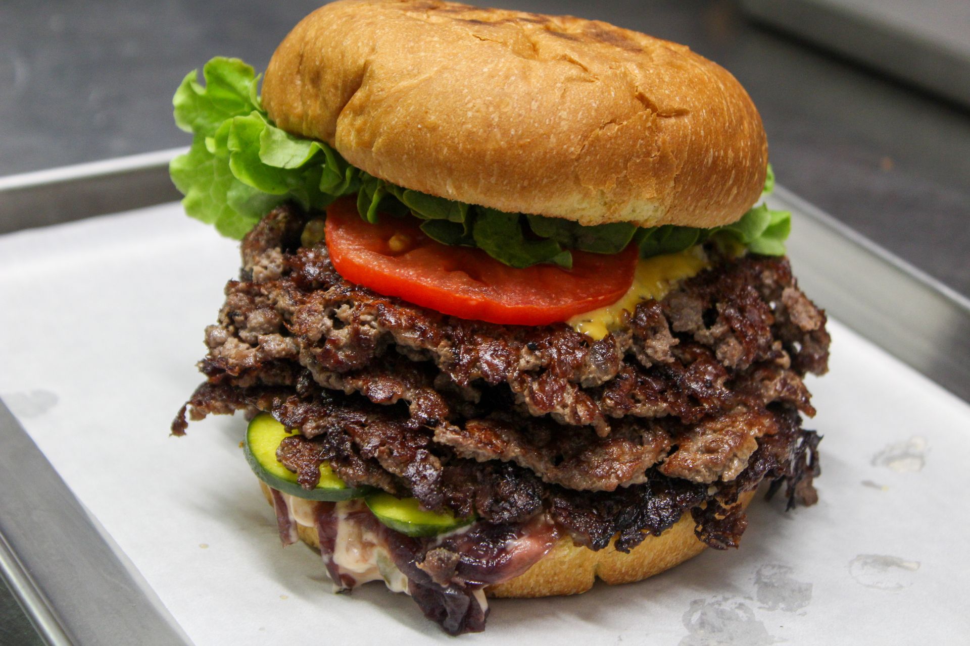 Smash Burger 4 patty, cetrioli, cipolla bacon 