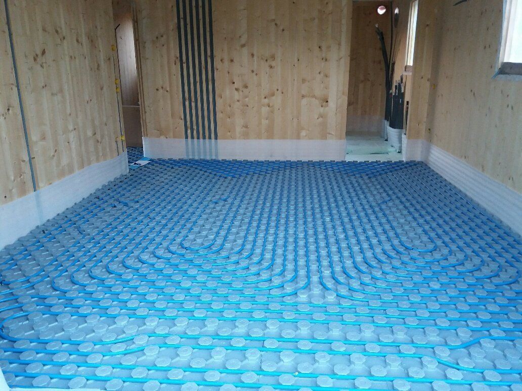 impianto a riscaldamento a pavimento blu