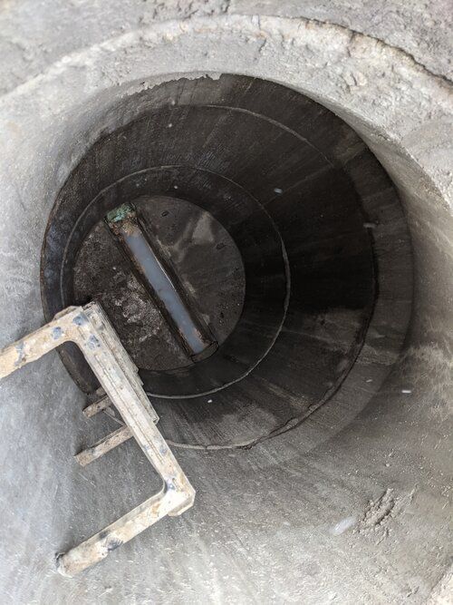 12 Manholes in Western