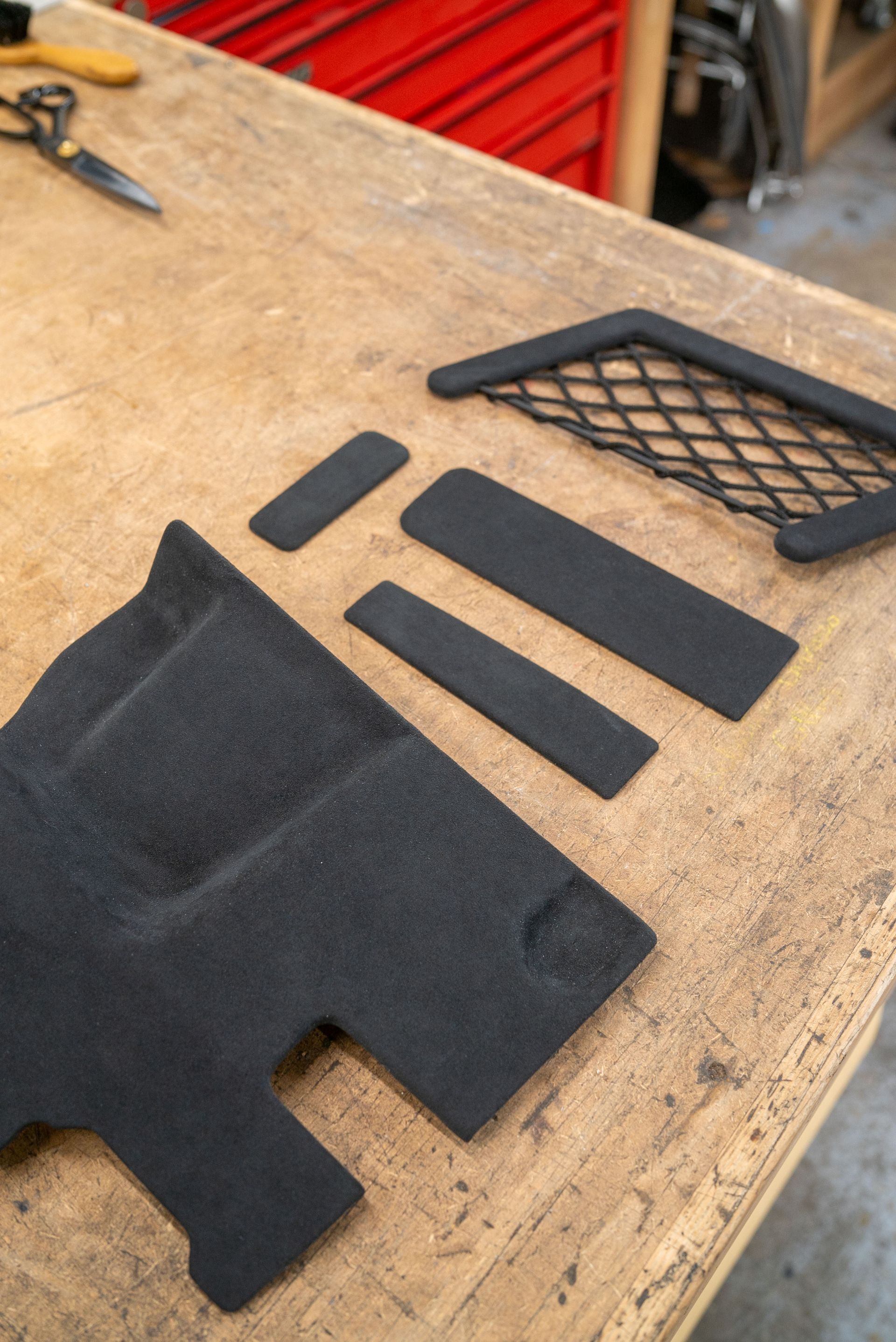 ferrari 360 Challenge Stradale red STG Sam seen through glass interior alcantara blue restoration d:class