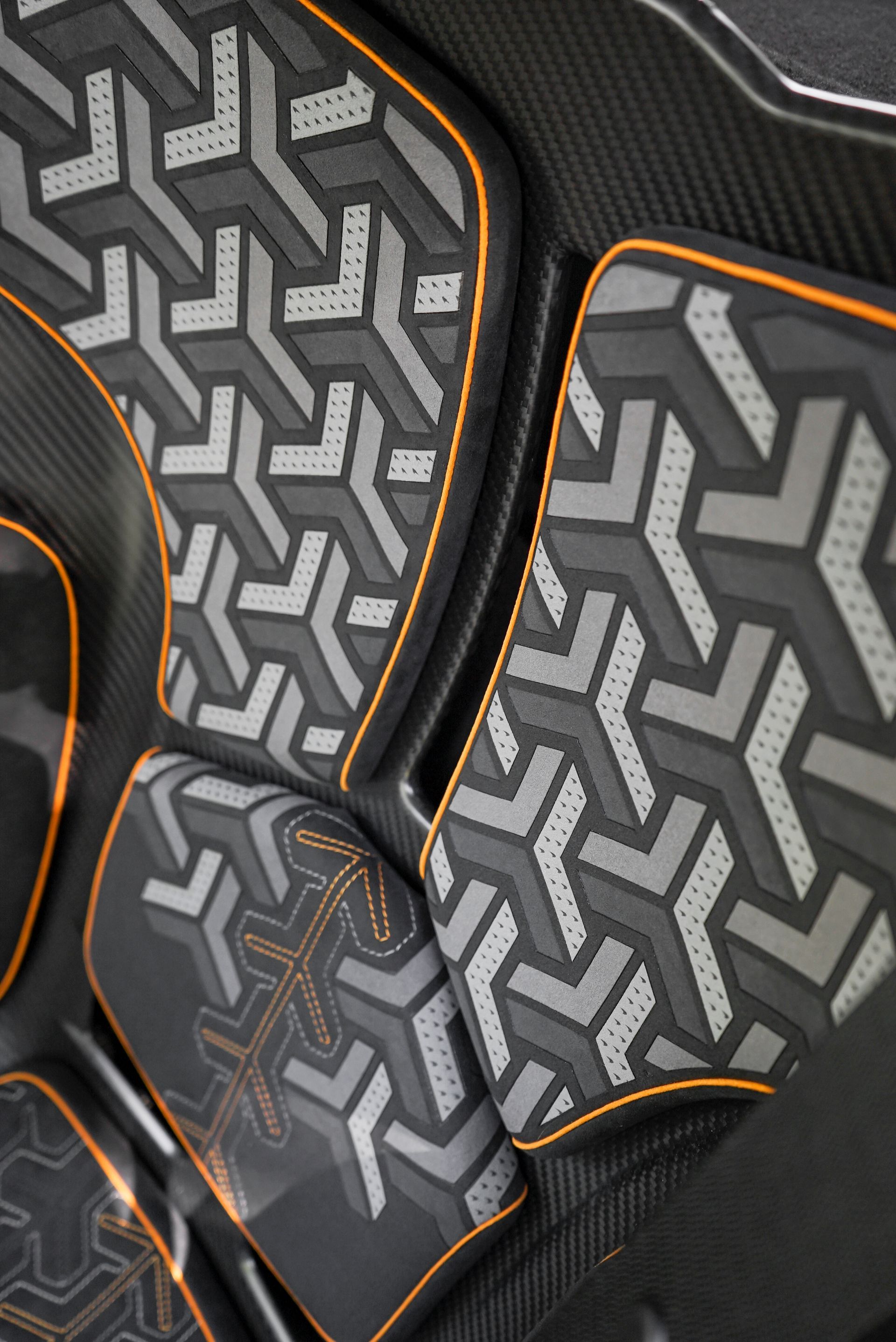 mclaren 600lt senna seats bucket carbon pads lasered laser d:class auto