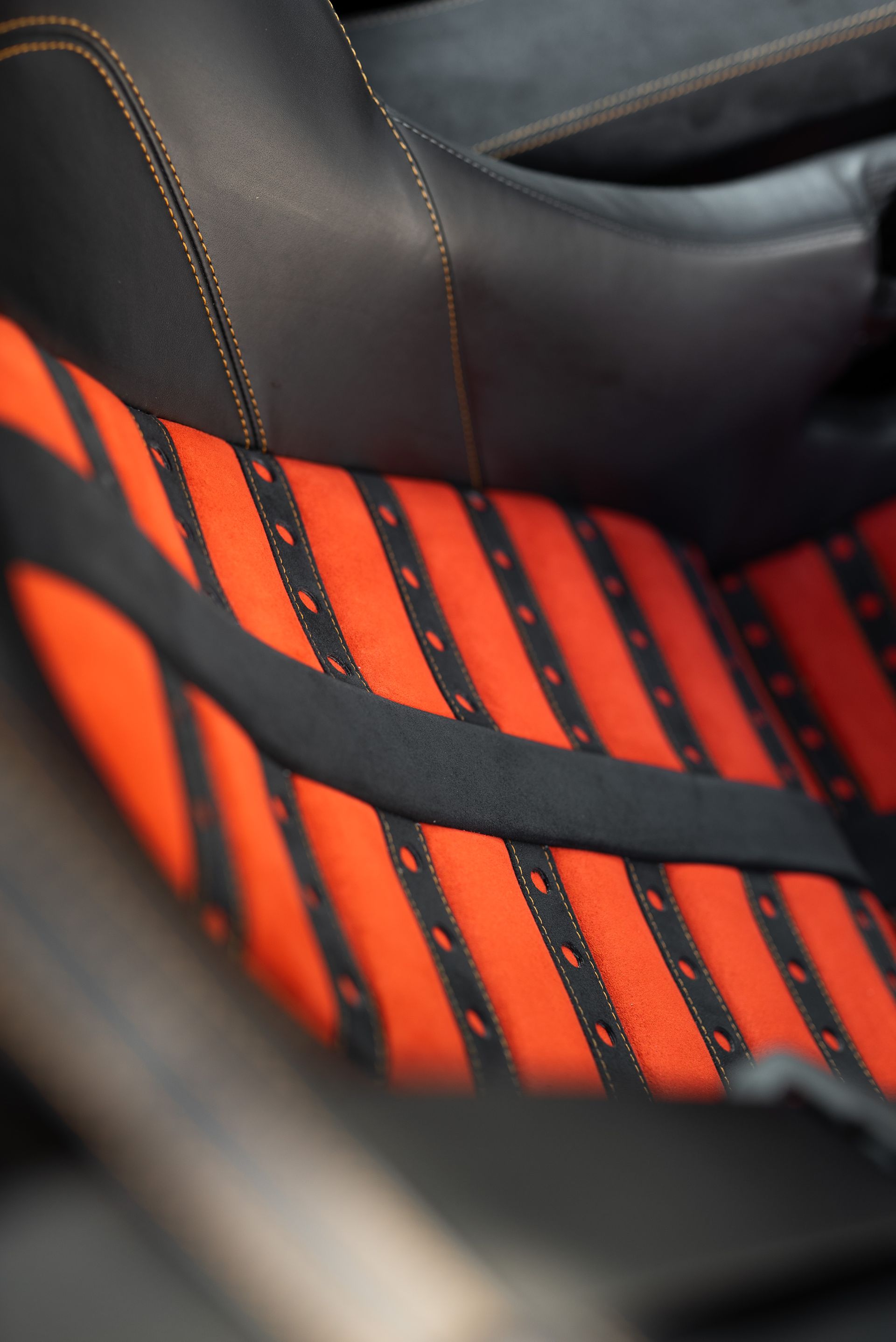 mclaren 675LT interior retrim seat seats daytona belts style p1 style volcano orange d:class automotive surrey
