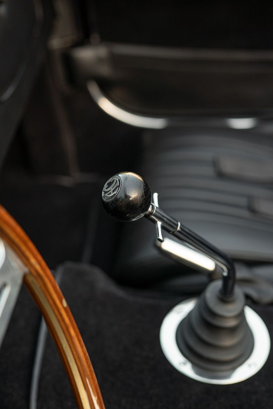 AC Cobra MKiv Mk IV mk4 4 retrim restoration respray repaint paint refurbish restore resto leather carpet black vaumol grained crushed how to trim redline engineering d:class dclass auto automotive golden hour seats steering wheel dashboard