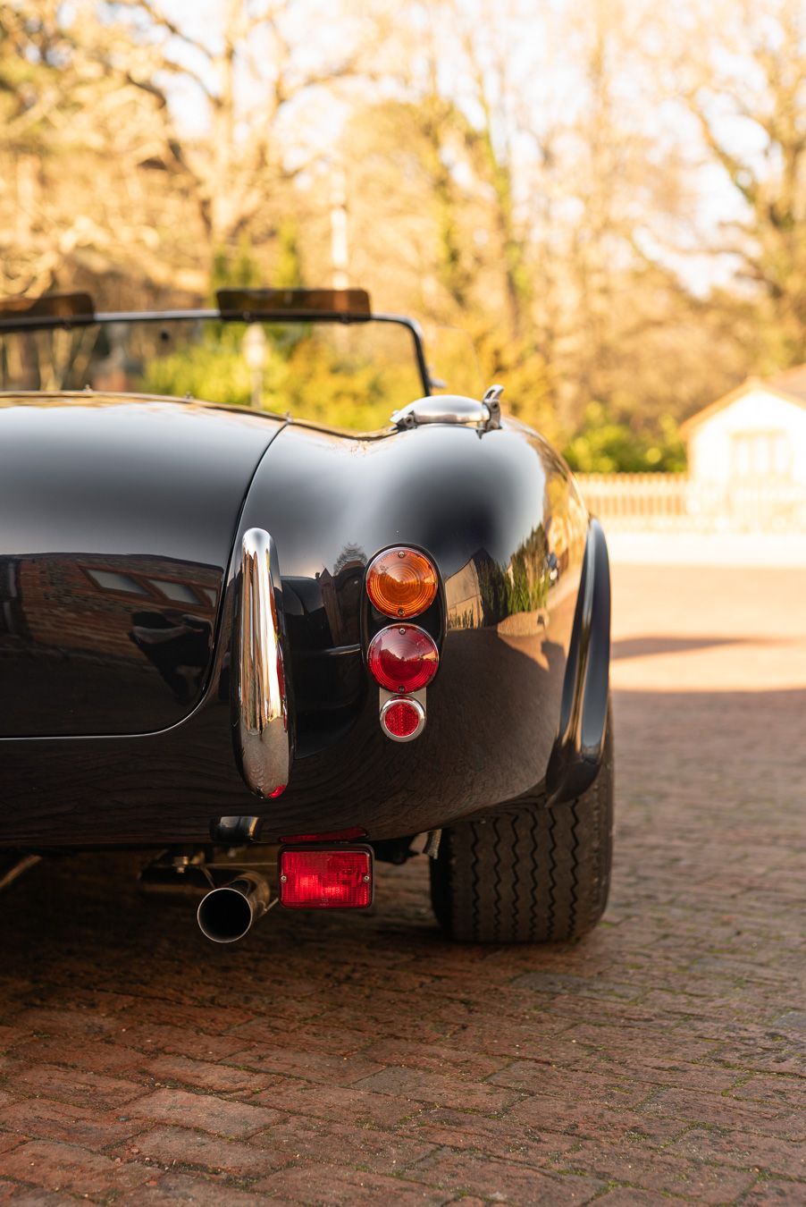 AC Cobra MKiv Mk IV mk4 4 retrim restoration respray repaint paint refurbish restore resto leather carpet black vaumol grained crushed how to trim redline engineering d:class dclass auto automotive golden hour seats steering wheel dashboard