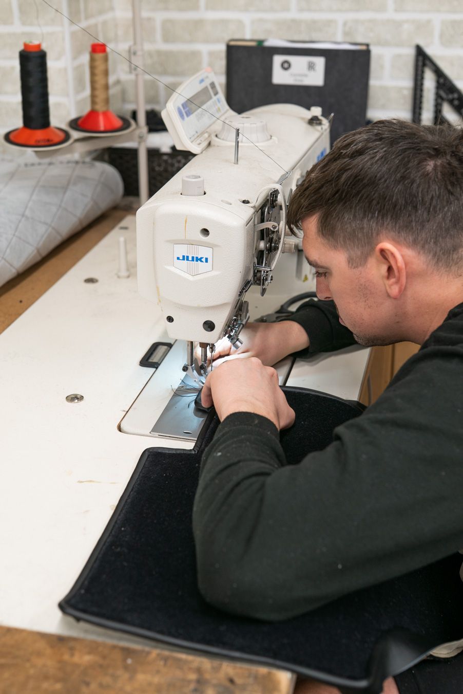 AC Cobra MKiv Mk IV mk4 4 retrim restoration respray repaint paint refurbish restore resto leather carpet black vaumol grained crushed how to trim redline engineering d:class dclass auto automotive golden hour seats steering wheel dashboard