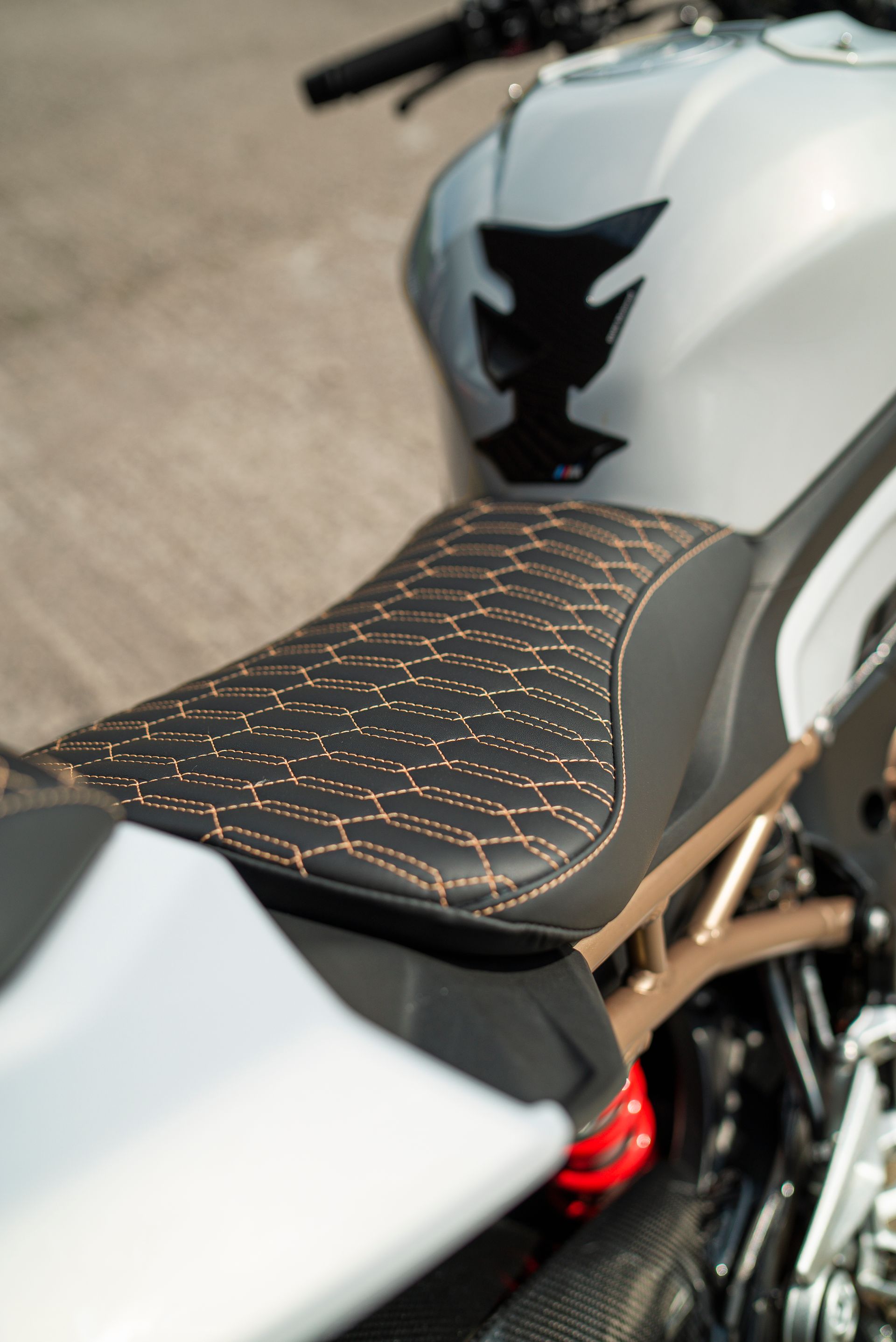 custom motorbike seat cnc stitched artwork design leather d:class bmw s1000r saddle seats