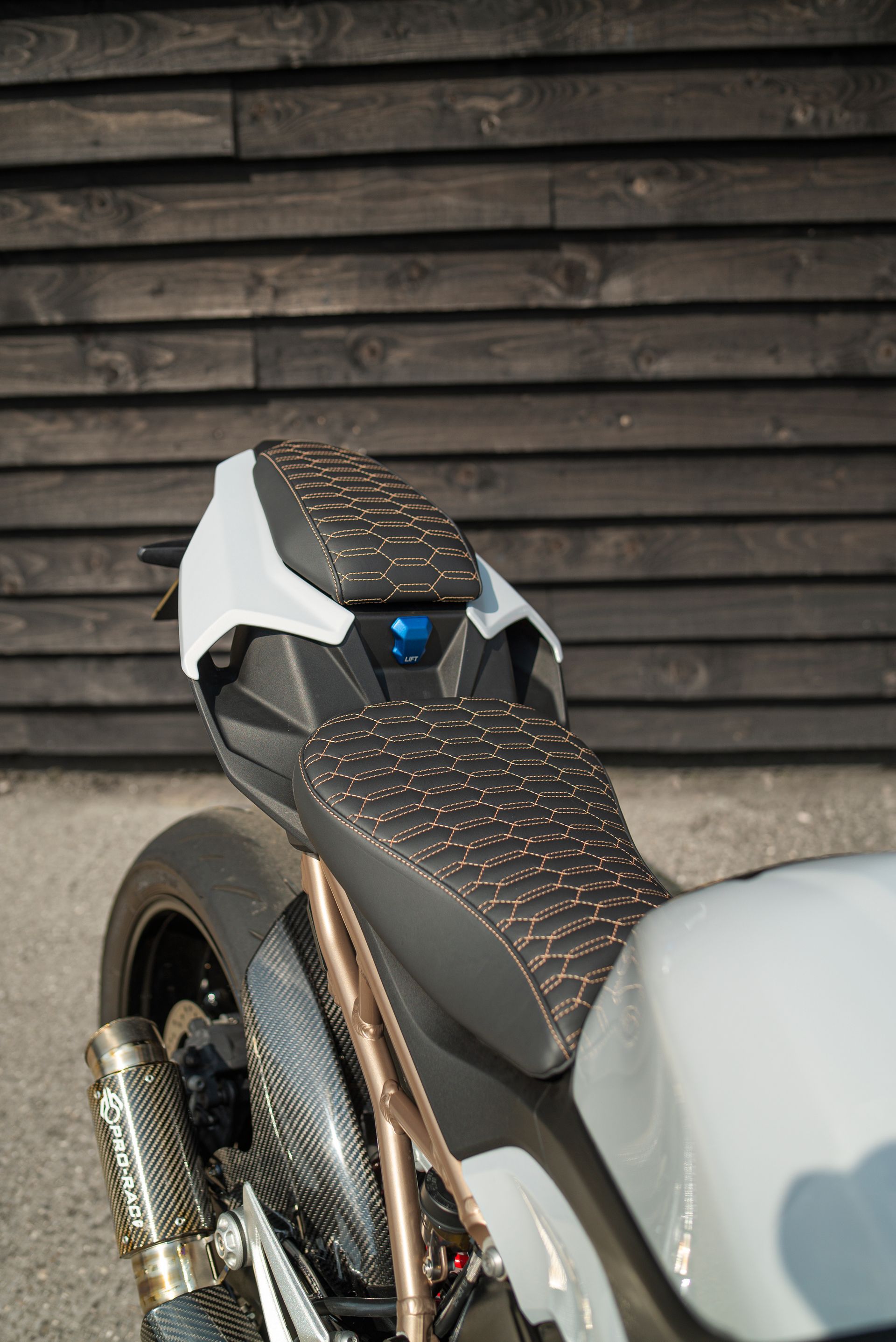 custom motorbike seat cnc stitched artwork design leather d:class bmw s1000r saddle seats