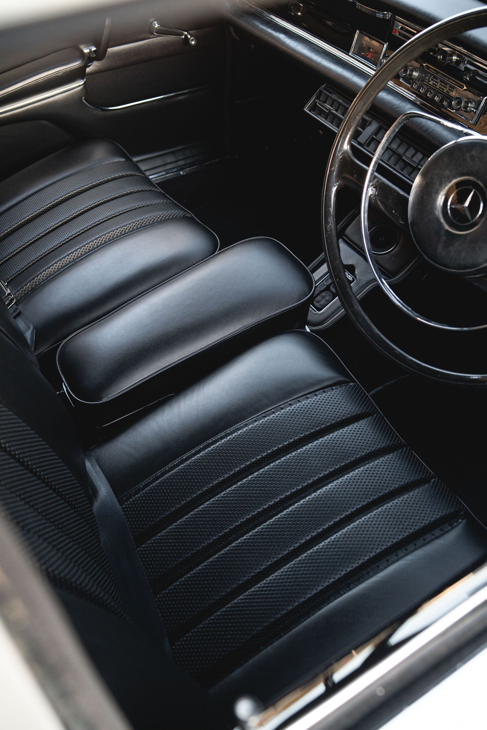 mercedes-benz W112 Fintail lowered air suspension airride slammed modified interior retrim restoration d:class automotive leather seat seats basket weave