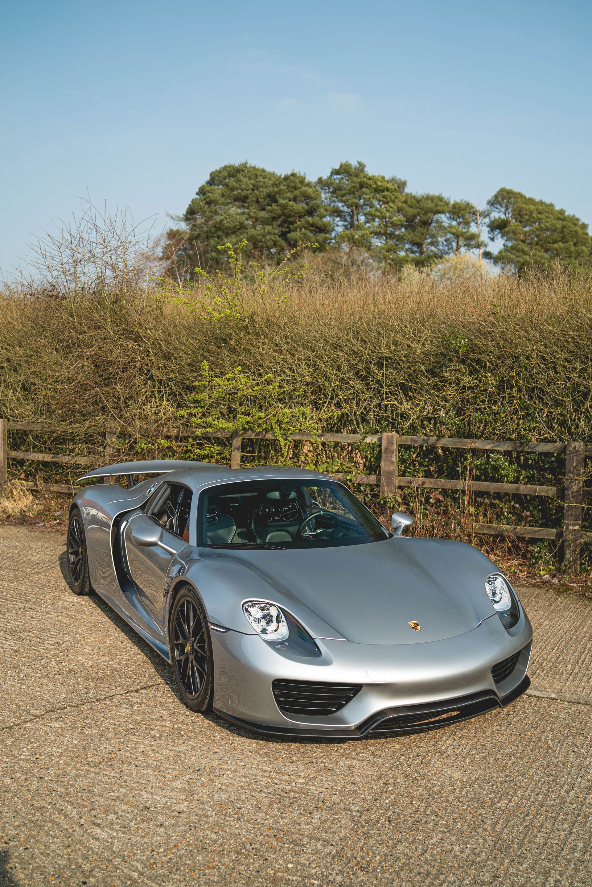 porsche 918 spyder steering wheel retrim interior alcantara dinamica race tex stitching stitch black silver d:class upholstery reupholstered surrey