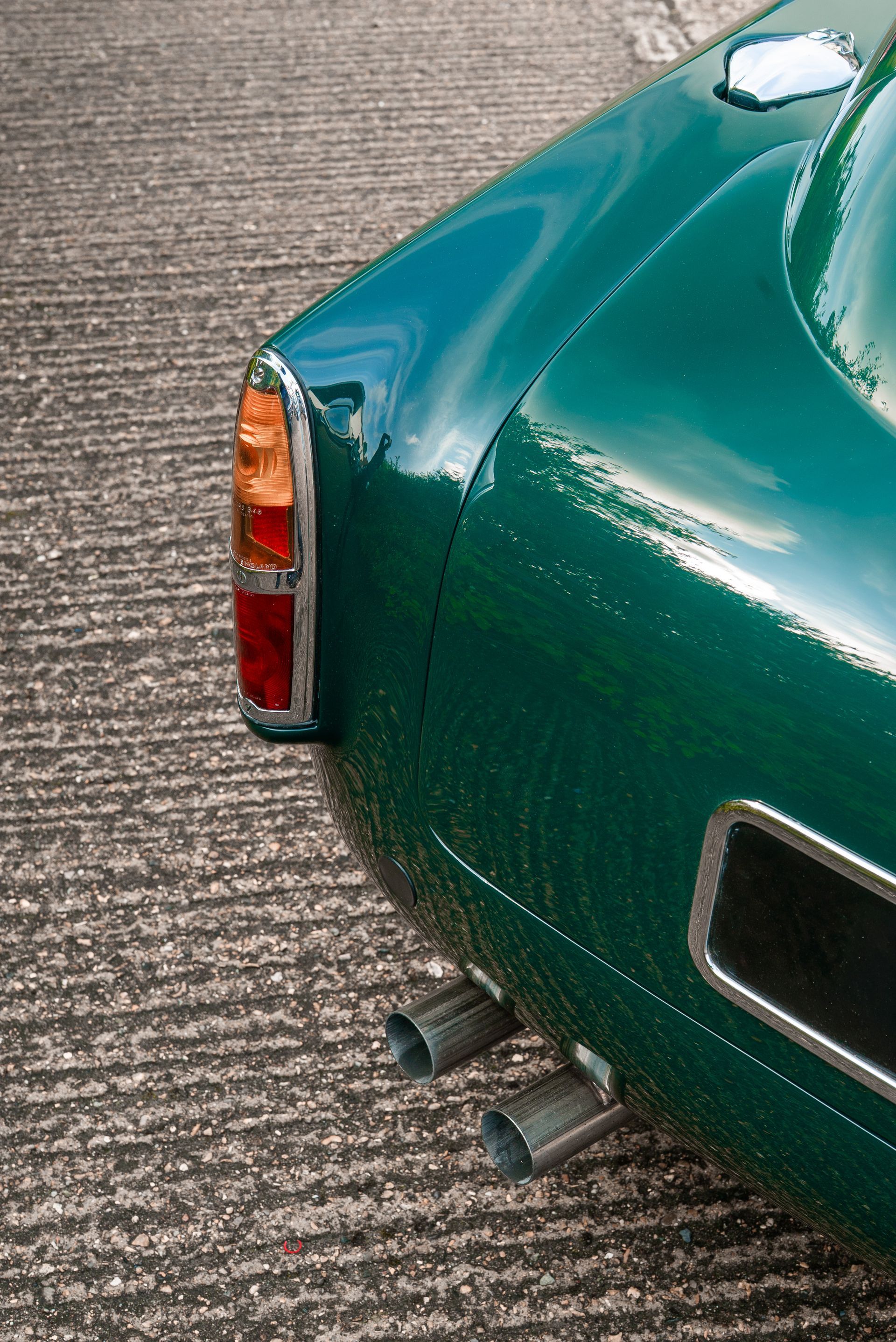 Aston Martin DB4 GT 18 green tillett racing race seat d:class leather pads customised interior green nappa