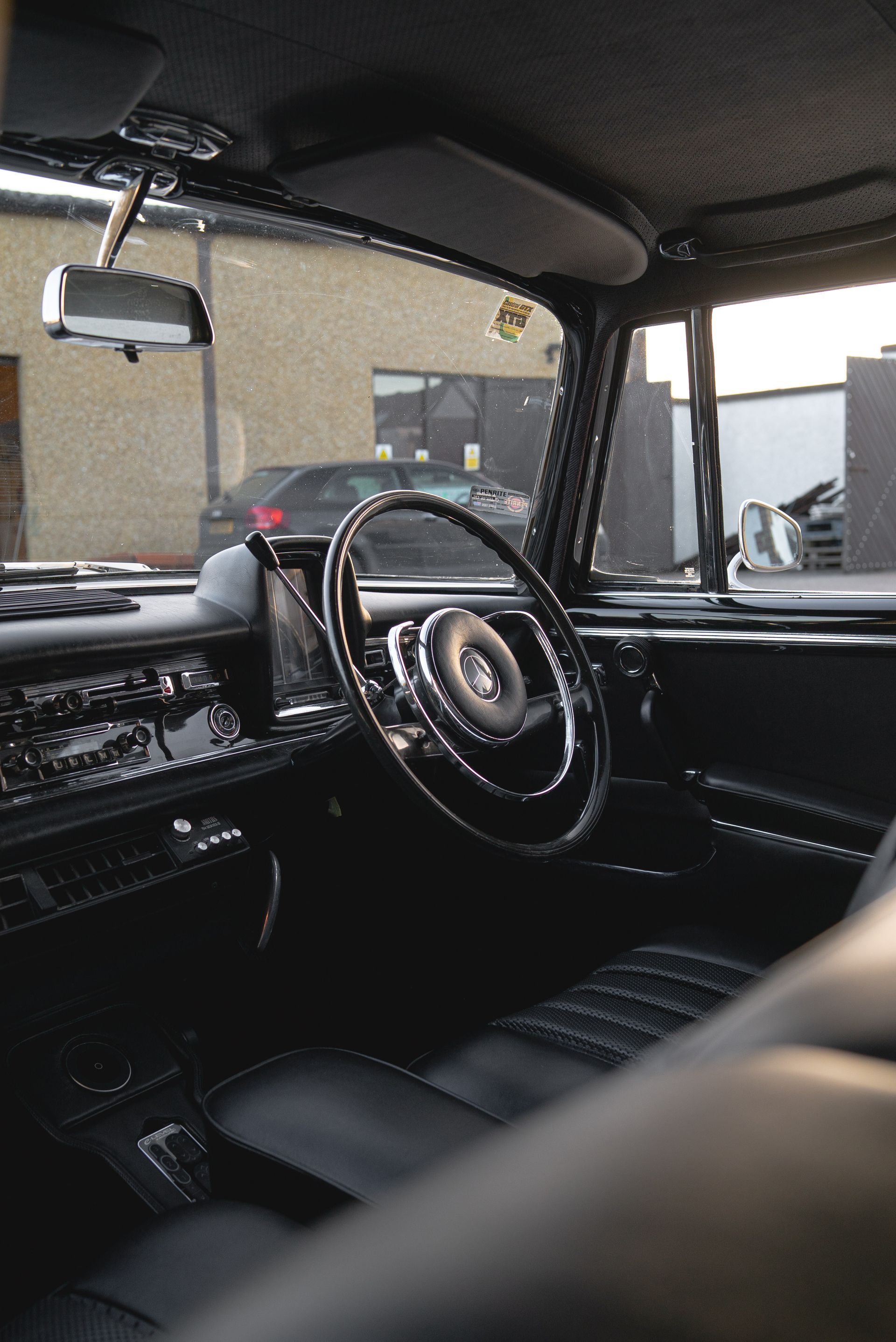 mercedes-benz W112 Fintail lowered air suspension airride slammed modified interior retrim restoration d:class automotive leather seat seats basket weave