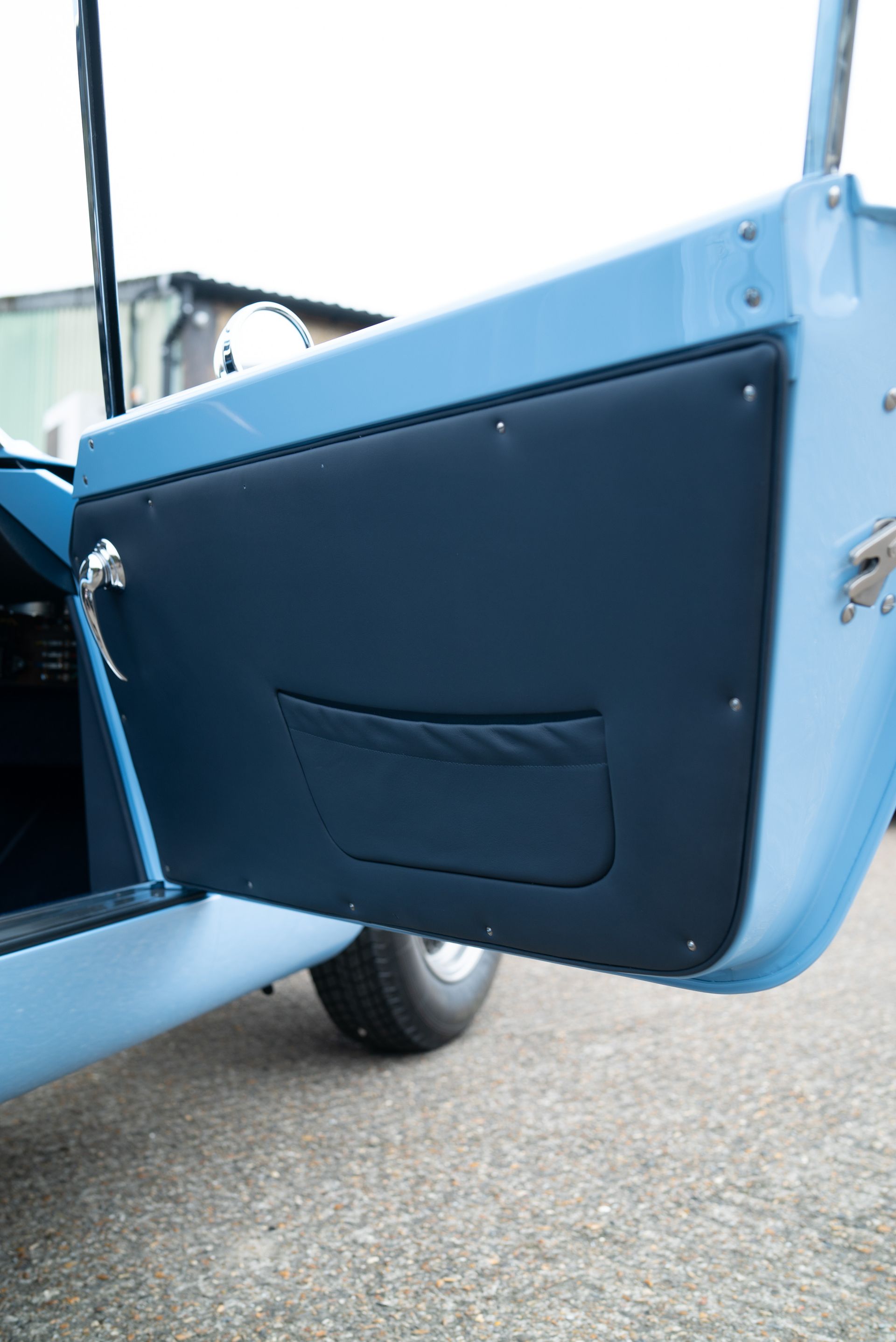 Ferrari SWB 250 GTO Engineering restoration interior full retrim leather corduroy nappa blue d:class automotive