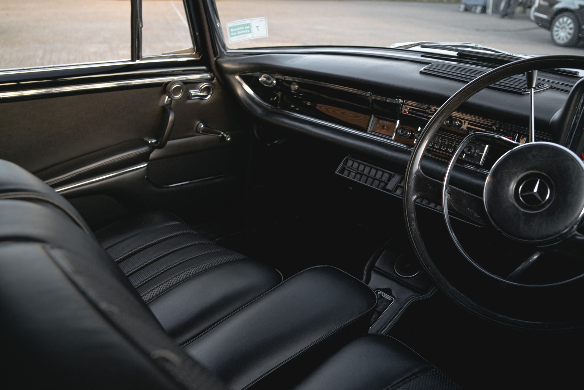 mercedes-benz W112 Fintail lowered air suspension airride slammed modified interior retrim restoration d:class automotive leather seat seats basket weave