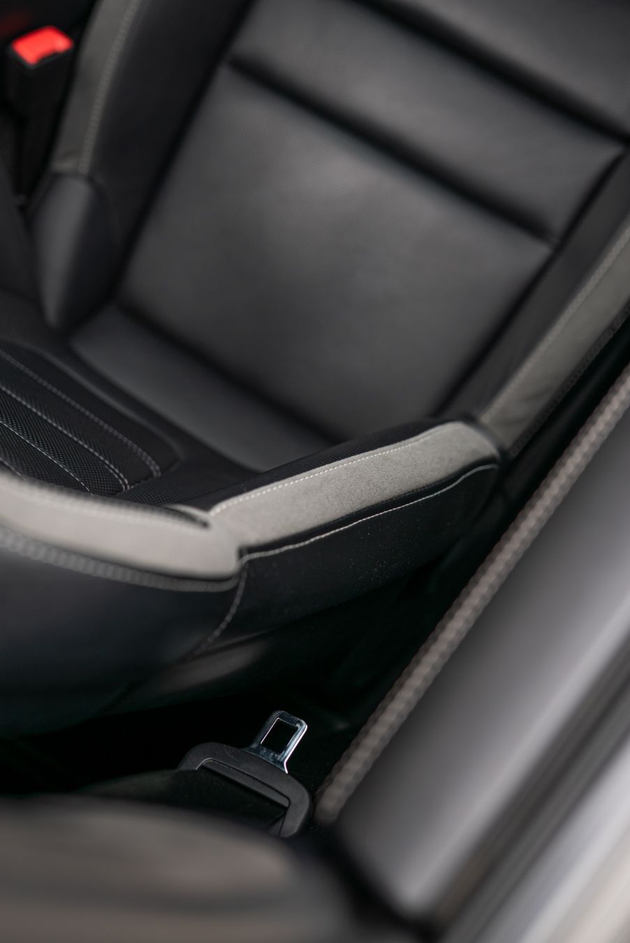 Porsche 911 Turbo S seat retrim leather alcantara embroidery logo oem upholstery reupholster near me dclass d:class