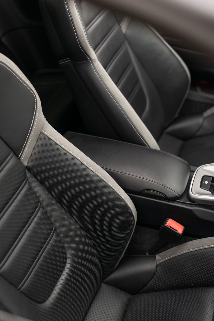 Porsche 911 Turbo S seat retrim leather alcantara embroidery logo oem upholstery reupholster near me dclass d:class